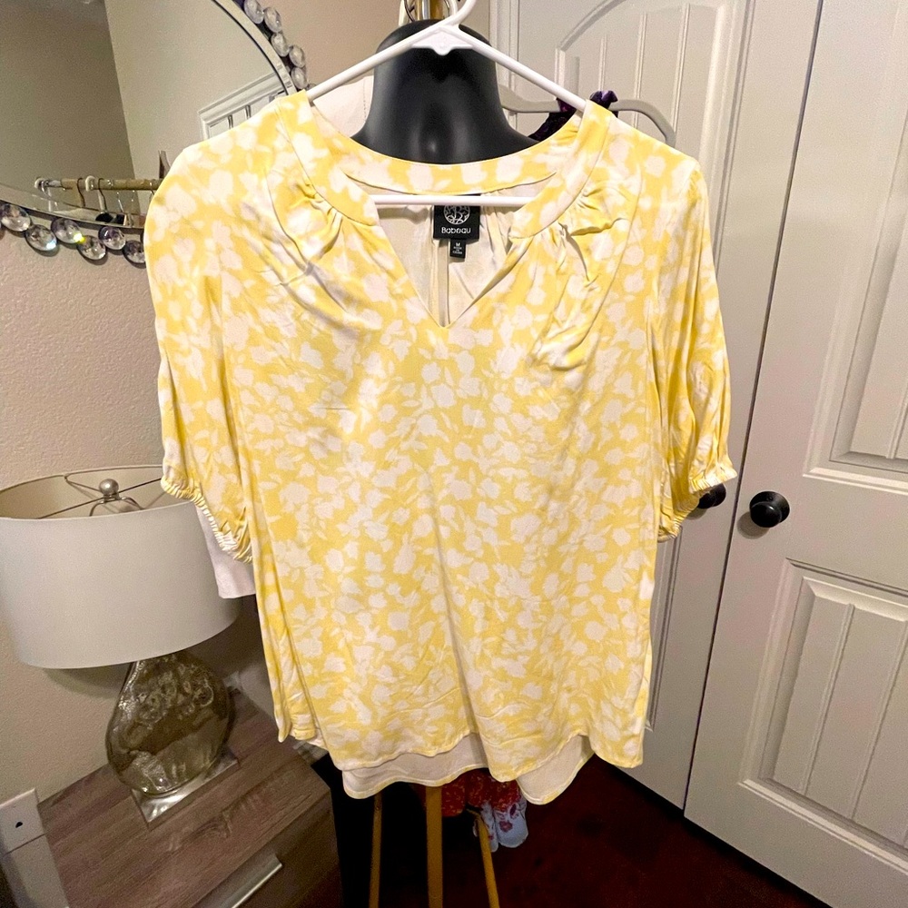 🛍️ 3 for $12 Bobeau Yellow Rayon Blouse With White Floral Print